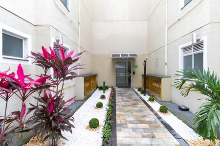 Fachada do bloco de apartamento para alugar com 2 quartos, 45m² em Inhoaíba, Rio de Janeiro