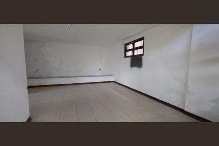 Casa à venda com 300m², 3 quartos e 2 vagas