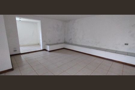 Casa à venda com 300m², 3 quartos e 2 vagas