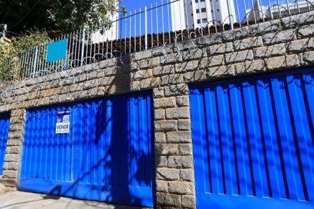 Fachada de casa à venda com 3 quartos, 291m² em Serra, Belo Horizonte