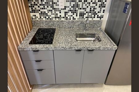 Cozinha de apartamento para alugar com 1 quarto, 29m² em Butantã, São Paulo