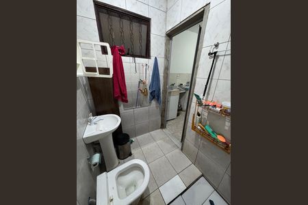 Casa à venda com 150m², 9 quartos e 2 vagas Casa à venda com 150m², 9 quartos e 2 vagasBanheiro anexo 1