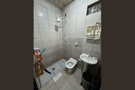 Casa à venda com 150m², 9 quartos e 2 vagas Casa à venda com 150m², 9 quartos e 2 vagasBanheiro anexo 1