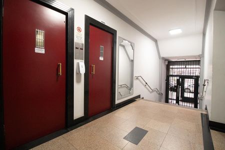 Hall de entrada de apartamento à venda com 3 quartos, 97m² em Centro, Curitiba