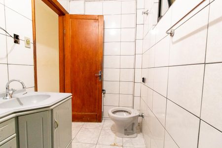Banheiro Corredor de apartamento à venda com 3 quartos, 97m² em Centro, Curitiba