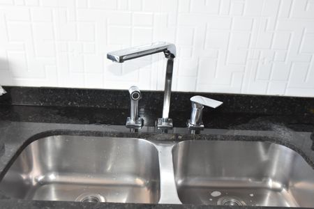 Apartamento à venda com 229m², 3 quartos e 4 vagascozinha detalhe torneiras