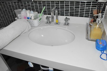 Apartamento à venda com 229m², 3 quartos e 4 vagasbanheiro suite 2