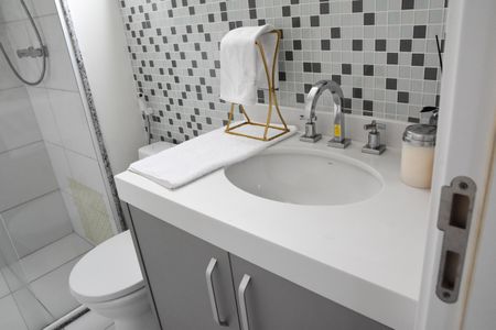 Apartamento à venda com 229m², 3 quartos e 4 vagasBanheiro da Suíte 1
