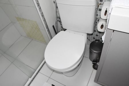 Apartamento à venda com 229m², 3 quartos e 4 vagasbanheiro da suite 1