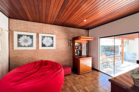 Casa de condomínio à venda com 356m², 4 quartos e 5 vagas Casa de condomínio à venda com 356m², 4 quartos e 5 vagasSala de jogos