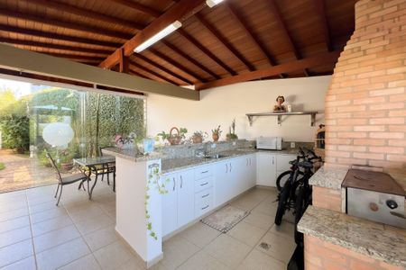 Casa de condomínio à venda com 356m², 4 quartos e 5 vagas Casa de condomínio à venda com 356m², 4 quartos e 5 vagasEspaço Gourmet