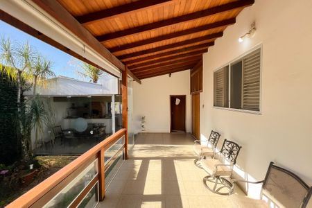 Casa de condomínio à venda com 356m², 4 quartos e 5 vagas Casa de condomínio à venda com 356m², 4 quartos e 5 vagasEspaço Gourmet