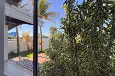 Casa de condomínio à venda com 356m², 4 quartos e 5 vagas