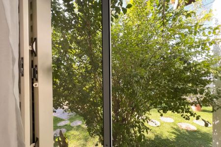 Casa de condomínio à venda com 356m², 4 quartos e 5 vagas Casa de condomínio à venda com 356m², 4 quartos e 5 vagasVista do Quarto 2
