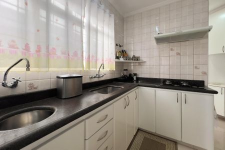 Casa de condomínio à venda com 356m², 4 quartos e 5 vagas Casa de condomínio à venda com 356m², 4 quartos e 5 vagasCozinha
