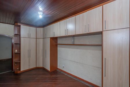 Casa à venda com 150m², 3 quartos e 3 vagasSuite 