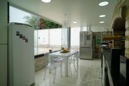 Casa para alugar com 360m², 3 quartos e 4 vagasCozinha
