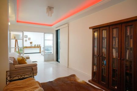 Sala de estar de casa para alugar com 3 quartos, 360m² em Santa Paula, Maricá