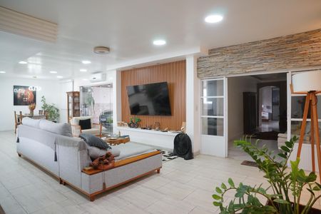 Casa para alugar com 360m², 3 quartos e 4 vagasSala