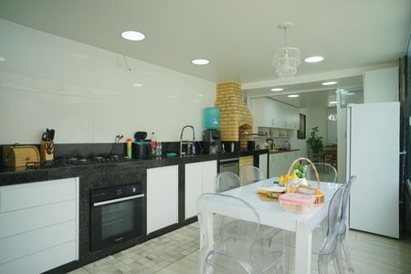 Cozinha de casa para alugar com 3 quartos, 360m² em Santa Paula, Maricá