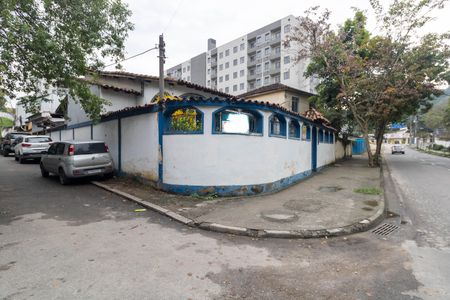 Casa para alugar com 150m², 4 quartos e 2 vagasFachada