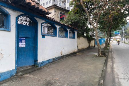 Casa para alugar com 150m², 4 quartos e 2 vagasFachada