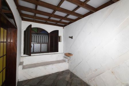 Casa para alugar com 150m², 4 quartos e 2 vagasSala