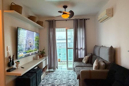 Sala de apartamento para alugar com 2 quartos, 75m² em Embaré, Santos