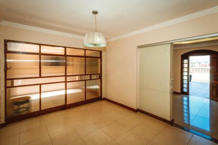 Casa para alugar com 3 quartos, 199m² em Planalto, Belo Horizonte