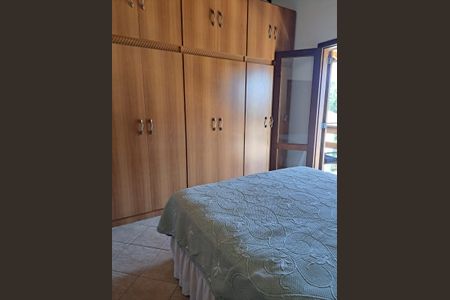 Casa à venda com 1700m², 4 quartos e 3 vagas Casa à venda com 1700m², 4 quartos e 3 vagasQuarto