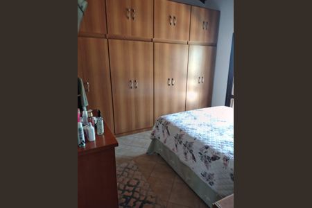 Casa à venda com 1700m², 4 quartos e 3 vagas Casa à venda com 1700m², 4 quartos e 3 vagasQuarto