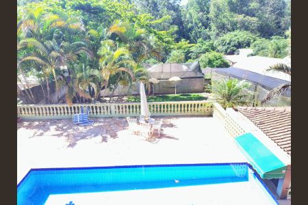 Casa à venda com 1700m², 4 quartos e 3 vagas Casa à venda com 1700m², 4 quartos e 3 vagasPiscina
