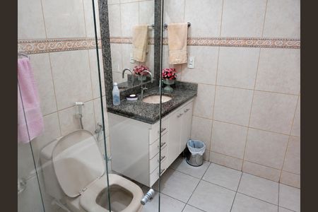 Casa para alugar com 432m², 3 quartos e 2 vagasBanheiro social