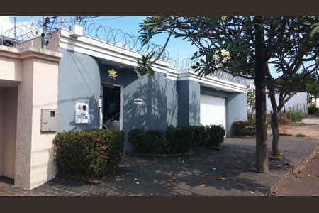Casa para alugar com 432m², 3 quartos e 2 vagasFachada