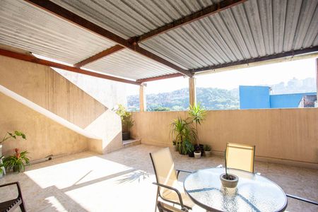 Casa para alugar com 442m², 4 quartos e 6 vagasVaranda