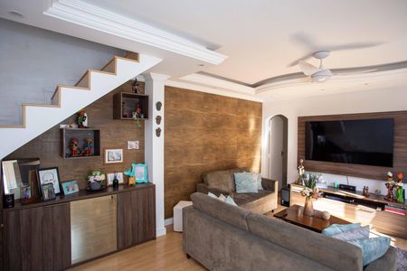 Casa para alugar com 442m², 4 quartos e 6 vagasSala de TV