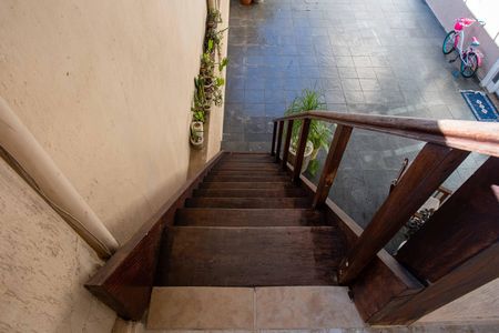 Casa para alugar com 442m², 4 quartos e 6 vagasEscada