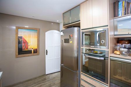 Casa para alugar com 442m², 4 quartos e 6 vagasCozinha