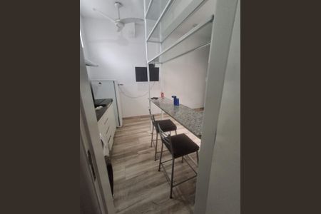 Studio mobiliado - bancada com cadeiras de kitnet/studio para alugar com 1 quarto, 23m² em Brás, São Paulo