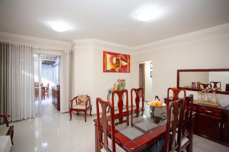 Apartamento à venda com 130m², 3 quartos e 2 vagas Apartamento à venda com 130m², 3 quartos e 2 vagasSala