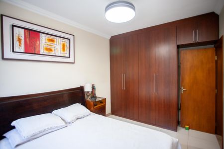 Apartamento à venda com 130m², 3 quartos e 2 vagas Apartamento à venda com 130m², 3 quartos e 2 vagasQuarto Suíte