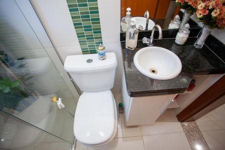 Apartamento à venda com 130m², 3 quartos e 2 vagas Apartamento à venda com 130m², 3 quartos e 2 vagasBanheiro Social