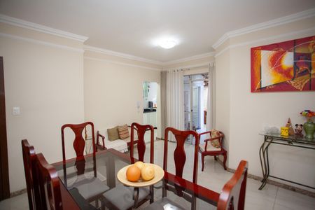 Apartamento à venda com 130m², 3 quartos e 2 vagas Apartamento à venda com 130m², 3 quartos e 2 vagasSala