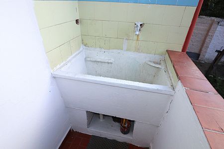 Casa à venda com 220m², 4 quartos e 1 vagaÁrea de serviço