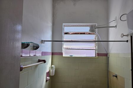 Casa à venda com 220m², 4 quartos e 1 vagaBanheiro 1
