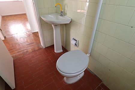Casa à venda com 220m², 4 quartos e 1 vagaBanheiro 2