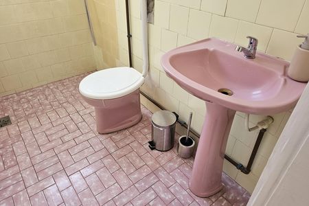 Casa à venda com 220m², 4 quartos e 1 vagaBanheiro 1