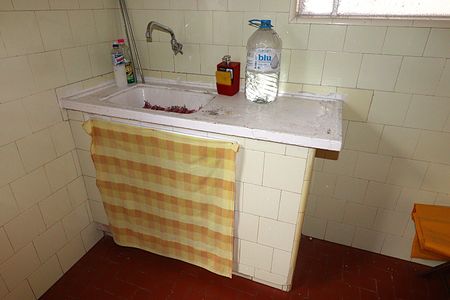 Casa à venda com 220m², 4 quartos e 1 vagaÁrea de serviço