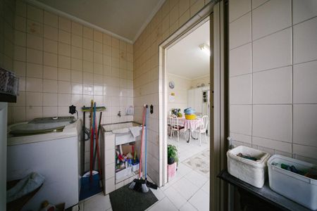 Casa à venda com 275m², 5 quartos e 2 vagasCasa 1 - Área de Serviço