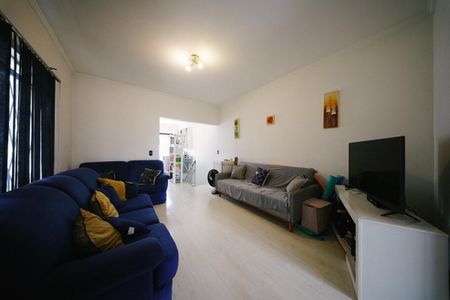 Casa à venda com 275m², 5 quartos e 2 vagasCasa 1 - Sala 2